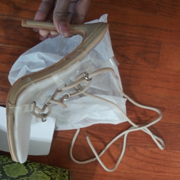 👡 - Picture 3 of 3